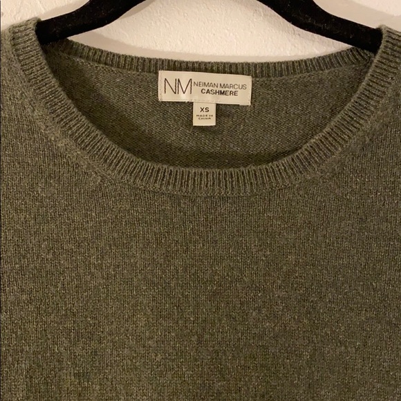 Neiman Marcus Olive Green Cashmere Sweater - Picture 2 of 5